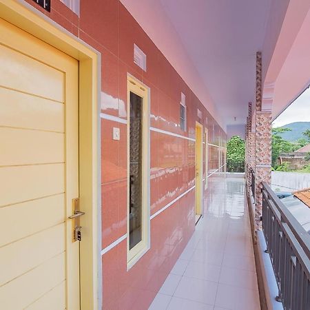 Reddoorz Syariah @ Tambak Mekar Street Subang Hotel Djalantjagak Kültér fotó