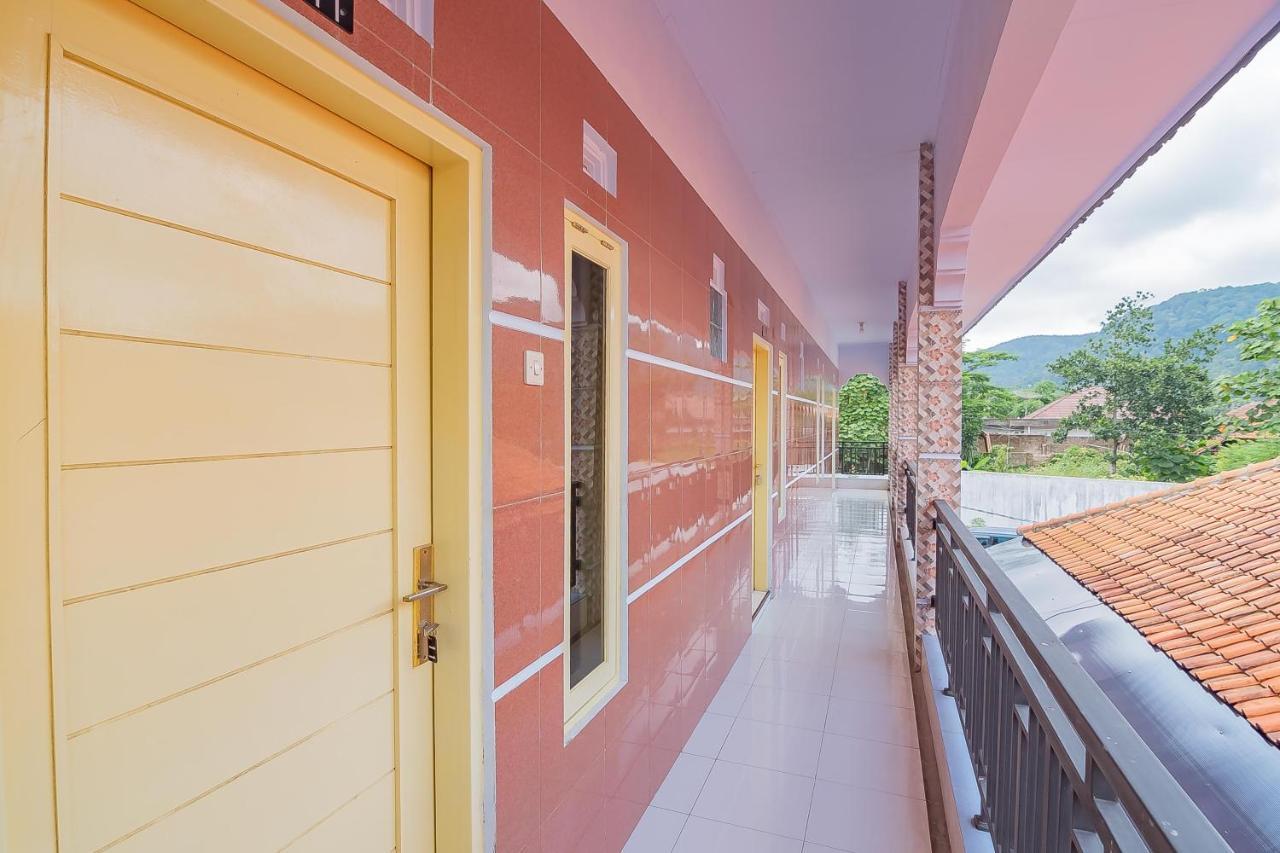 Reddoorz Syariah @ Tambak Mekar Street Subang Hotel Djalantjagak Kültér fotó