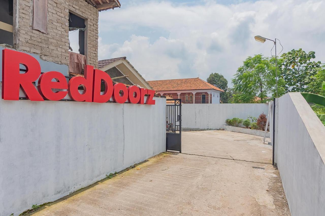 Reddoorz Syariah @ Tambak Mekar Street Subang Hotel Djalantjagak Kültér fotó