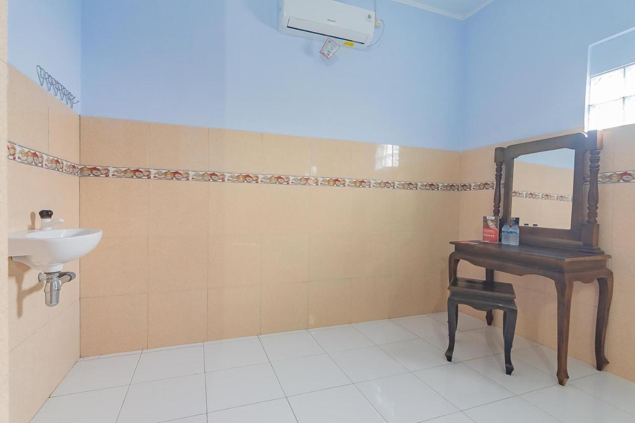 Reddoorz Syariah @ Tambak Mekar Street Subang Hotel Djalantjagak Kültér fotó