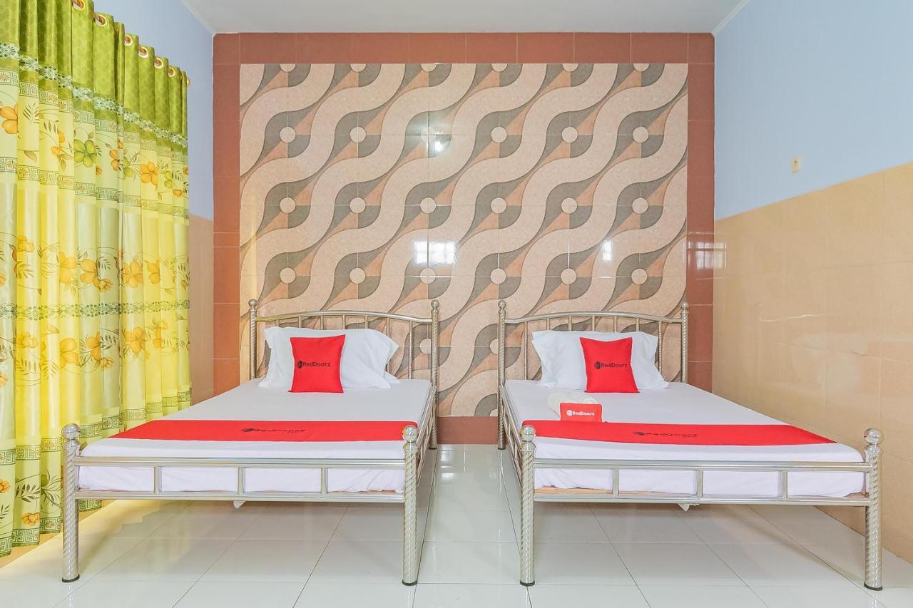 Reddoorz Syariah @ Tambak Mekar Street Subang Hotel Djalantjagak Kültér fotó