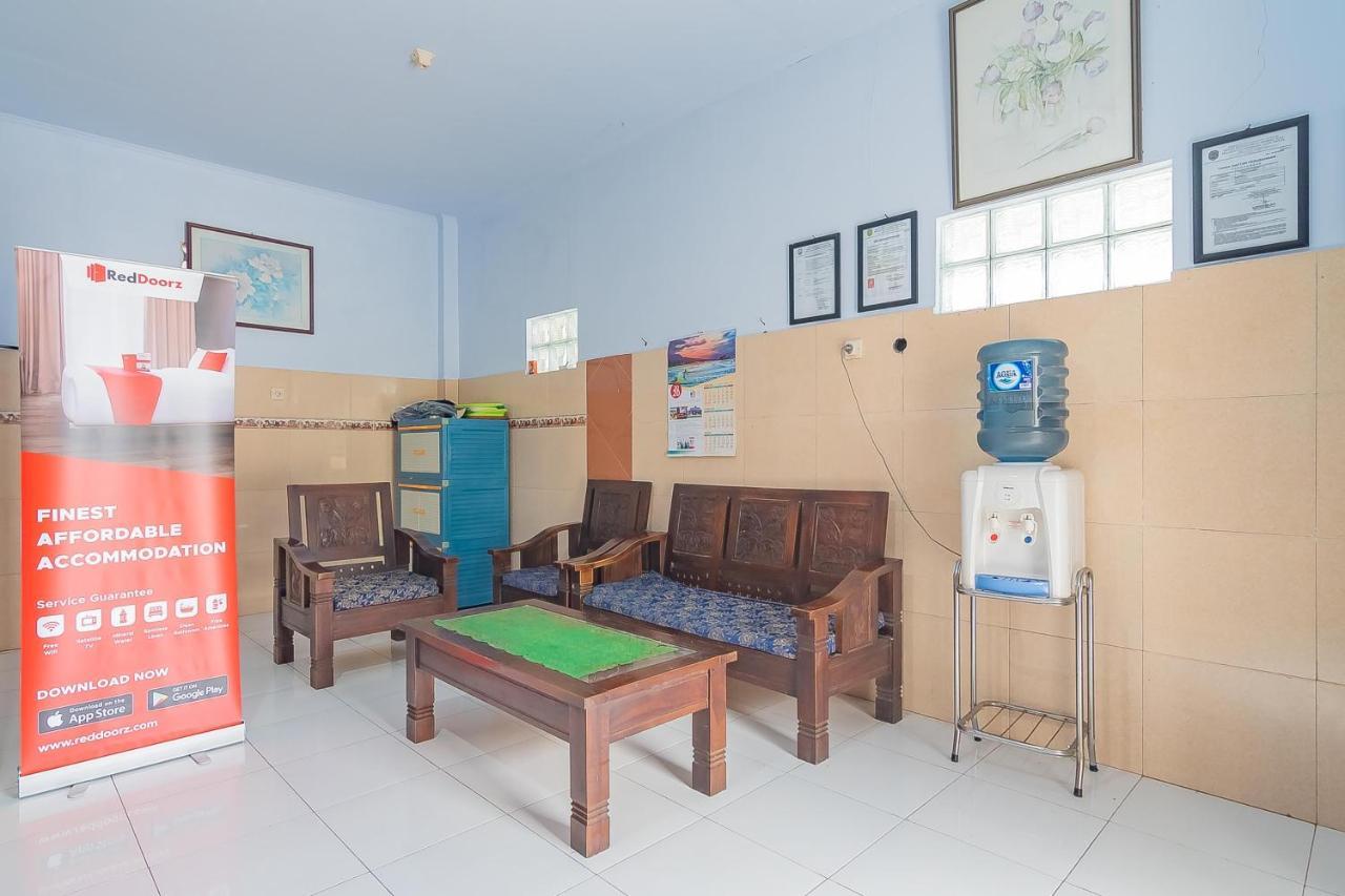 Reddoorz Syariah @ Tambak Mekar Street Subang Hotel Djalantjagak Kültér fotó